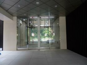 2/2 エントランス