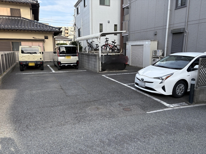 17/17 駐車場