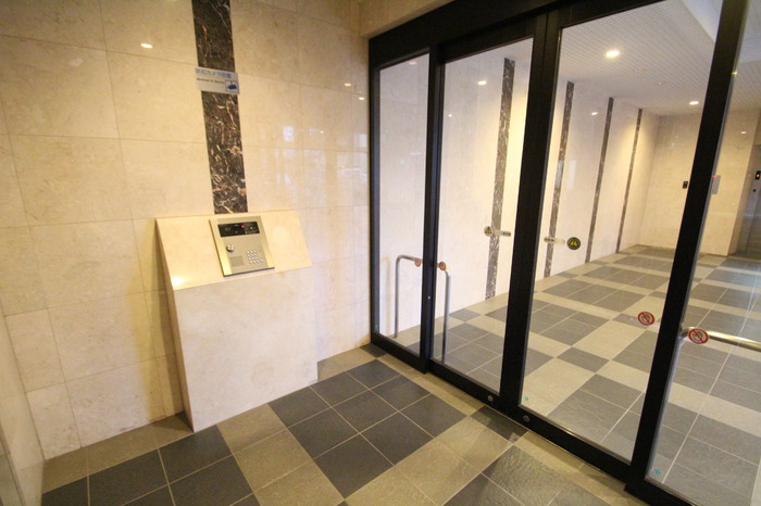 16/22 エントランス