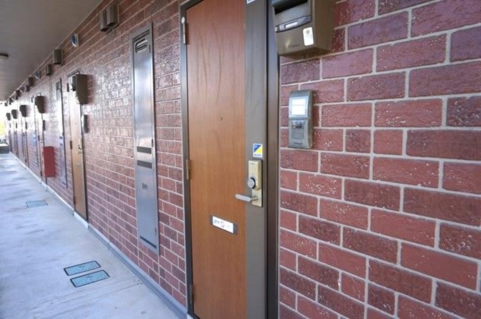 17/19 エントランス