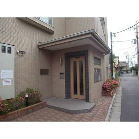 16/17 エントランス