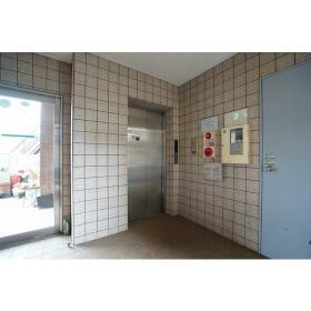 16/25 エントランス