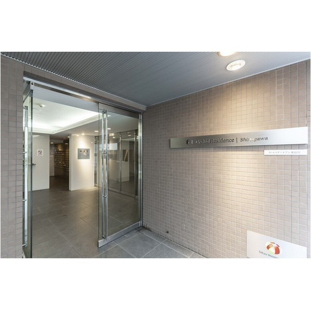 13/18 エントランス