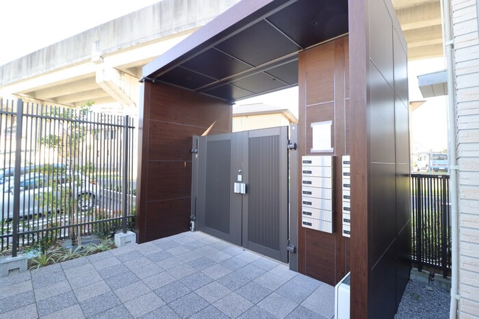 17/18 エントランス