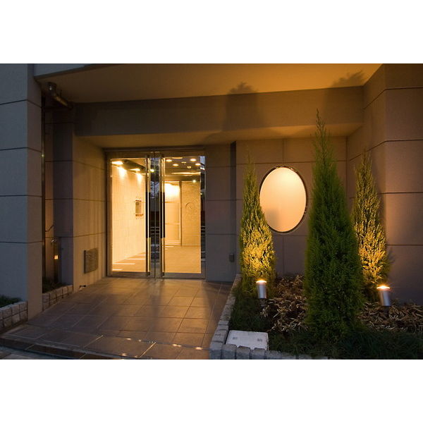 16/20 エントランス