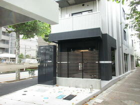 15/16 エントランス