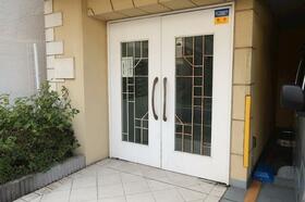 2/2 エントランス