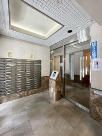 16/16 エントランス