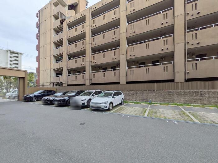 16/20 駐車場