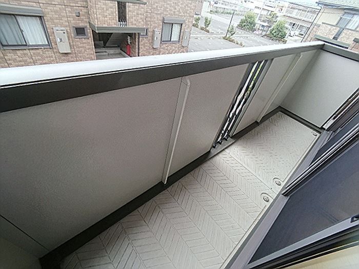 13/20 バルコニー