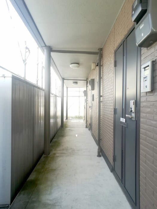 18/21 エントランス