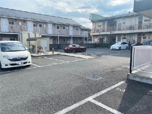14/14 駐車場