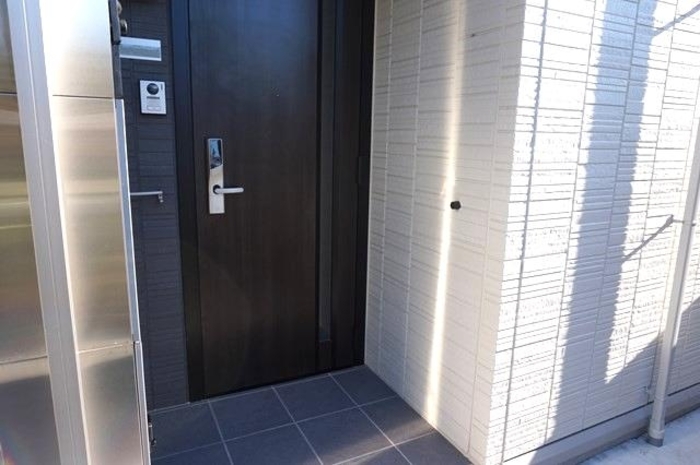 18/21 エントランス