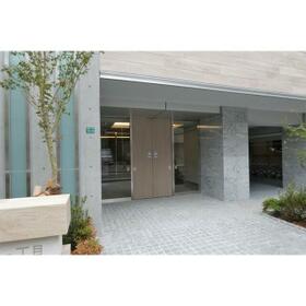 16/16 エントランス