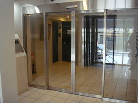 15/16 エントランス