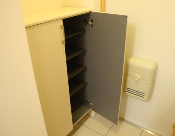 22/28 エントランス
