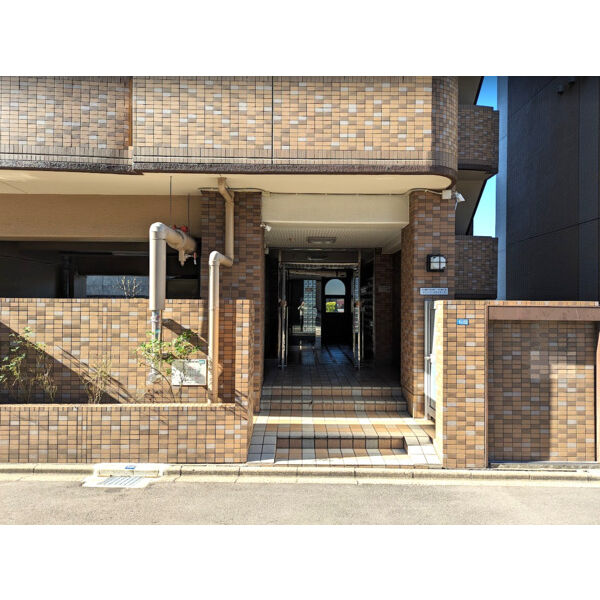 16/26 エントランス