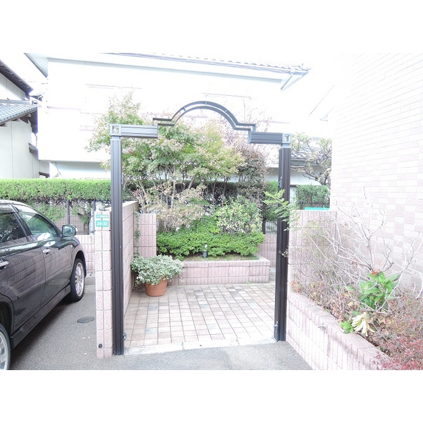 14/14 エントランス