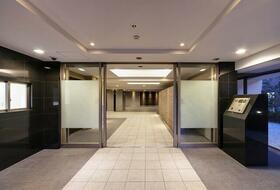 16/16 エントランス