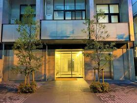 16/16 エントランス