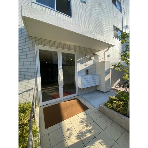 14/18 エントランス