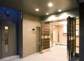 15/15 エントランス