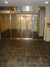 13/13 エントランス