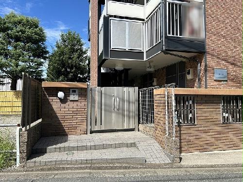 13/17 エントランス