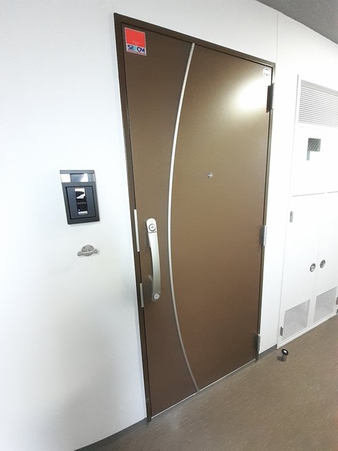 14/20 エントランス