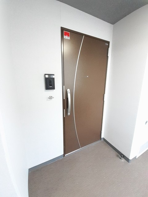 14/20 エントランス