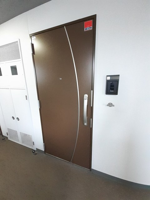 14/20 エントランス