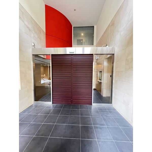 13/19 エントランス