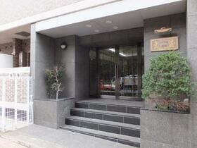 16/20 エントランス