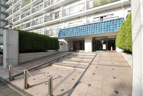 16/16 エントランス