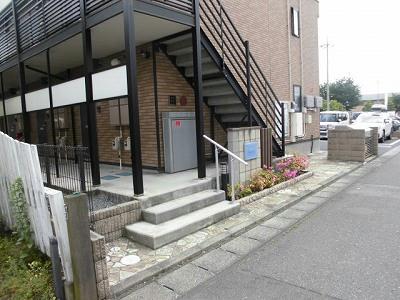 13/22 エントランス