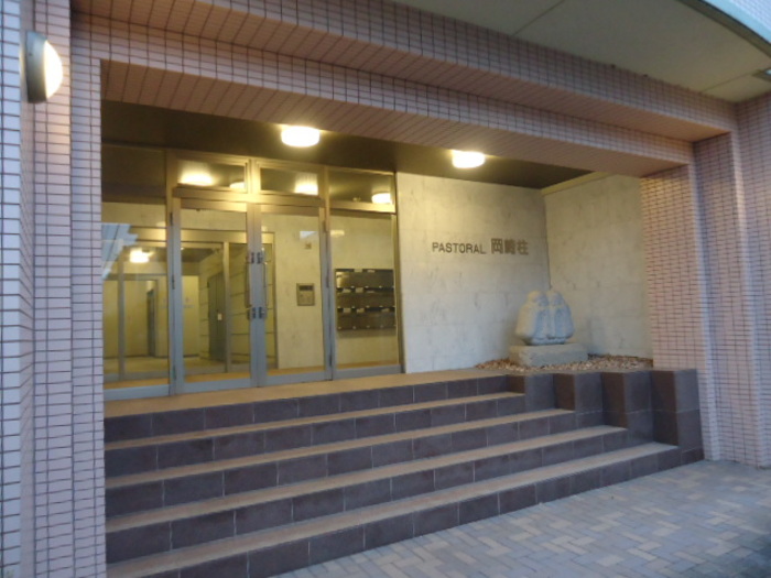 18/20 エントランス