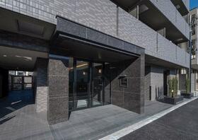 16/16 エントランス