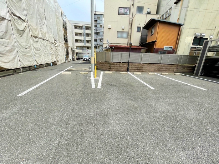 20/29 駐車場