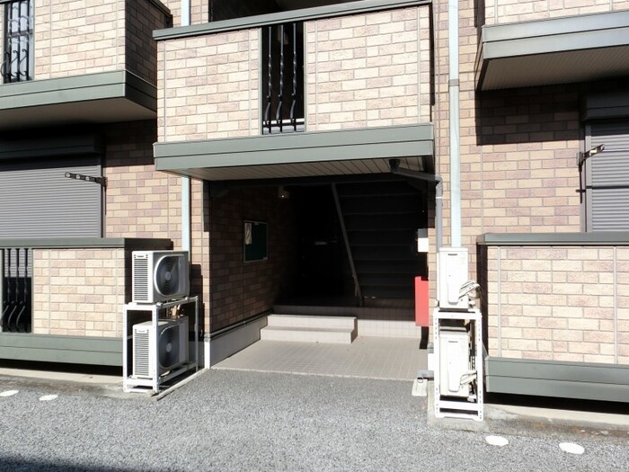 18/28 エントランス