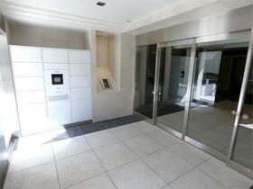 15/23 エントランス