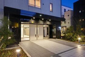 16/16 エントランス