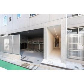 16/19 エントランス