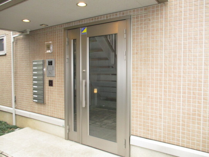 18/20 エントランス