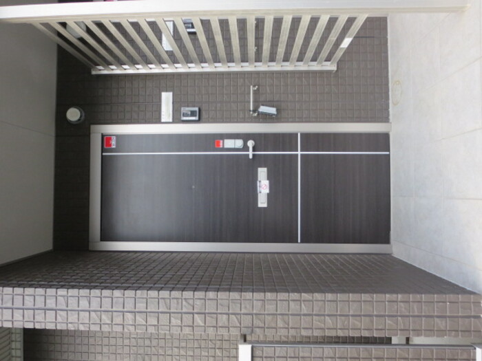 20/20 エントランス