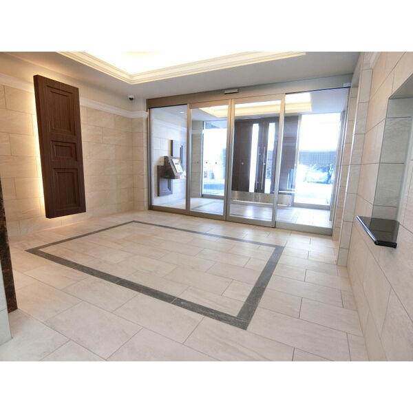 18/25 エントランス