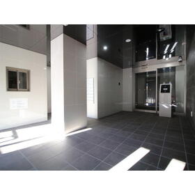 16/26 エントランス