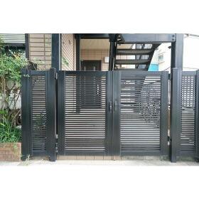 16/23 エントランス