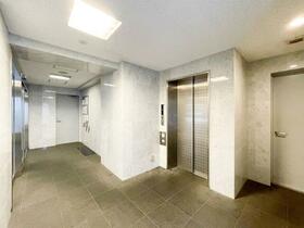 16/17 エントランス