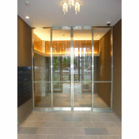 16/16 エントランス