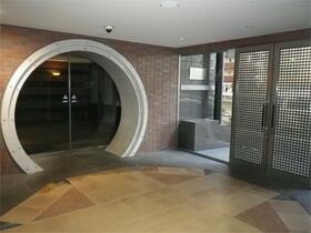 8/8 エントランス